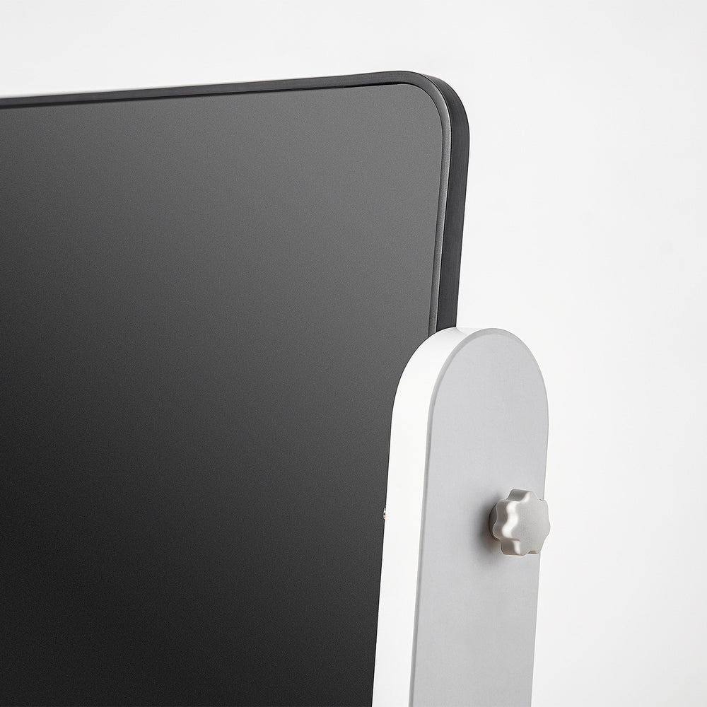 [Final Piece] Tidy Magnetic Drawing Board