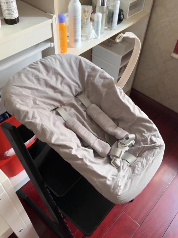 Grow With Me Newborn Set with Toy Hanger